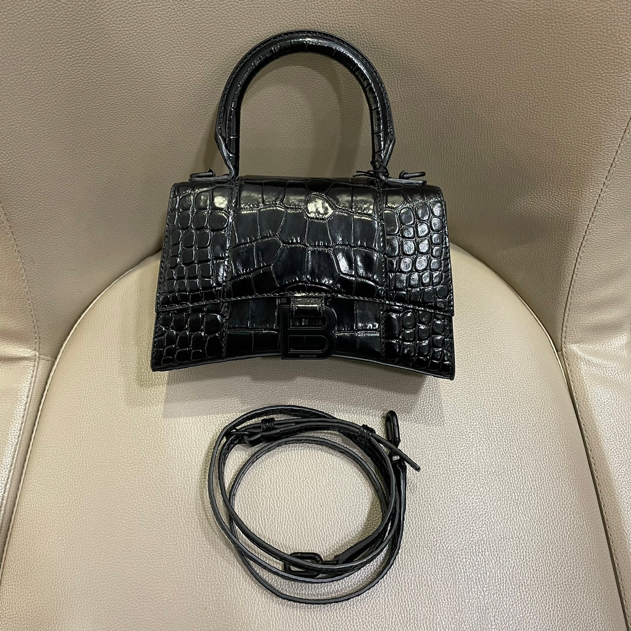 Balenciaga 巴黎世家 Hourglass