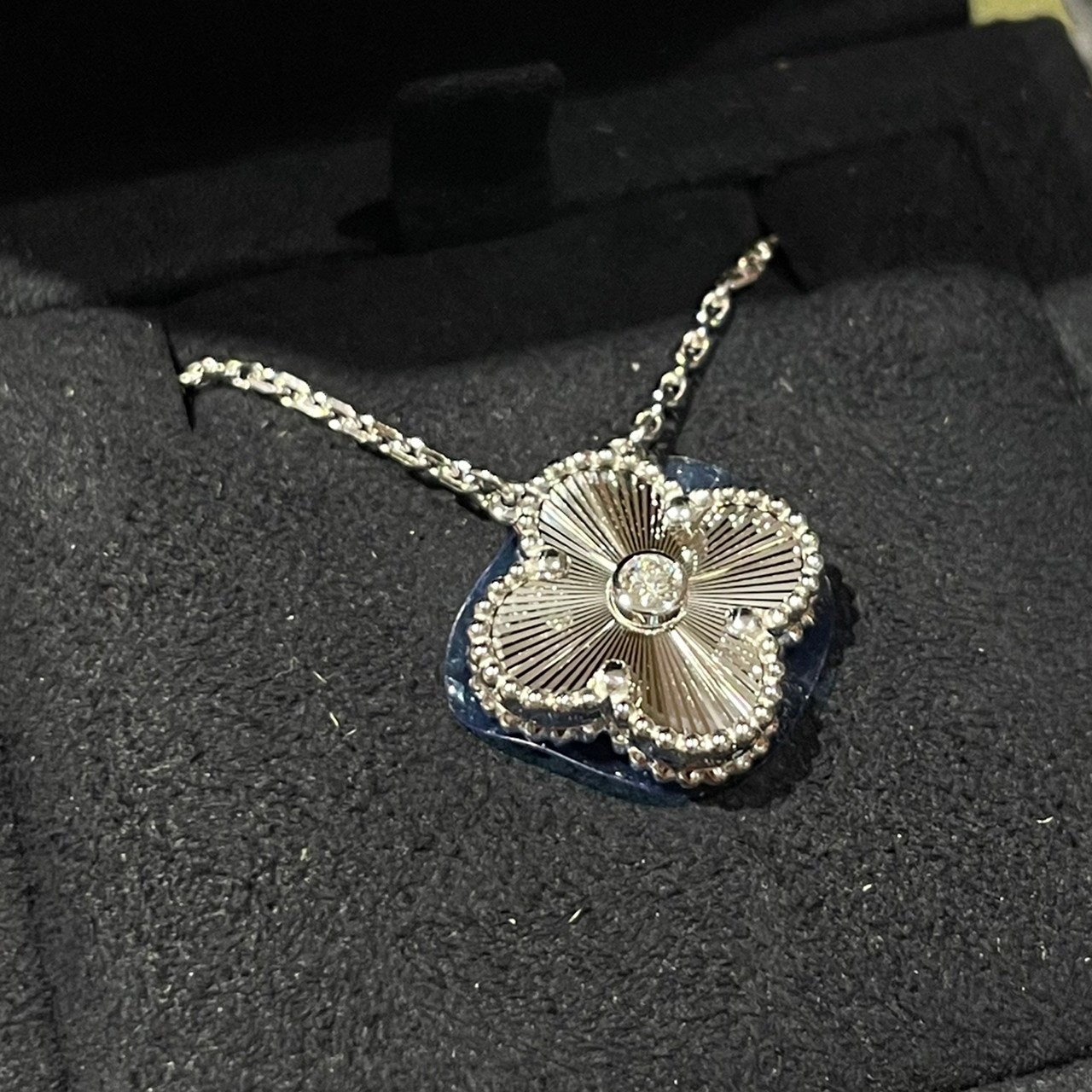 梵克雅寶Van Cleef & Arpels Holiday Collection VCARP6L800