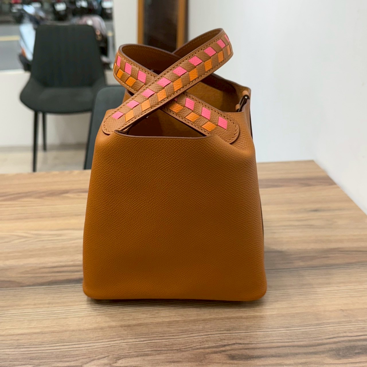 愛馬仕 Picotin 價格較柏金包、凱莉包便宜，是二手市場的熱門包款。